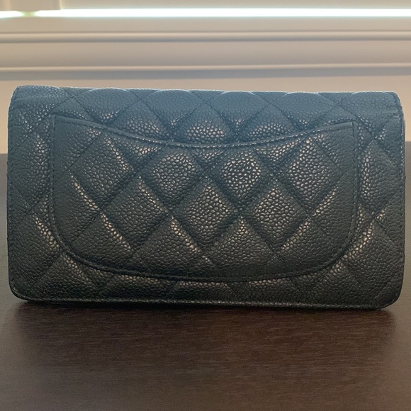 Authentic Chanel Caviar leather bifold wallet - Picture 9 of 11